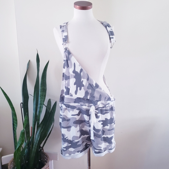 🏷Vintage 1990's Jordache Camo Print Short Overall - XL - Picture 13 of 13